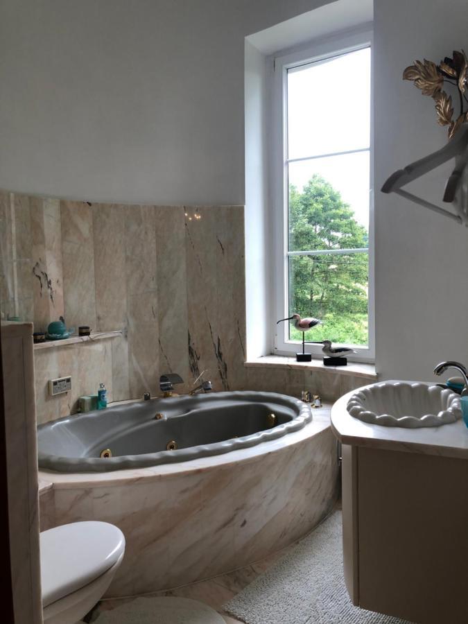 Chateau Les Tourelles Bertrix Esterno foto