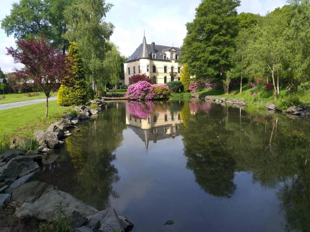 Chateau Les Tourelles Bertrix Esterno foto